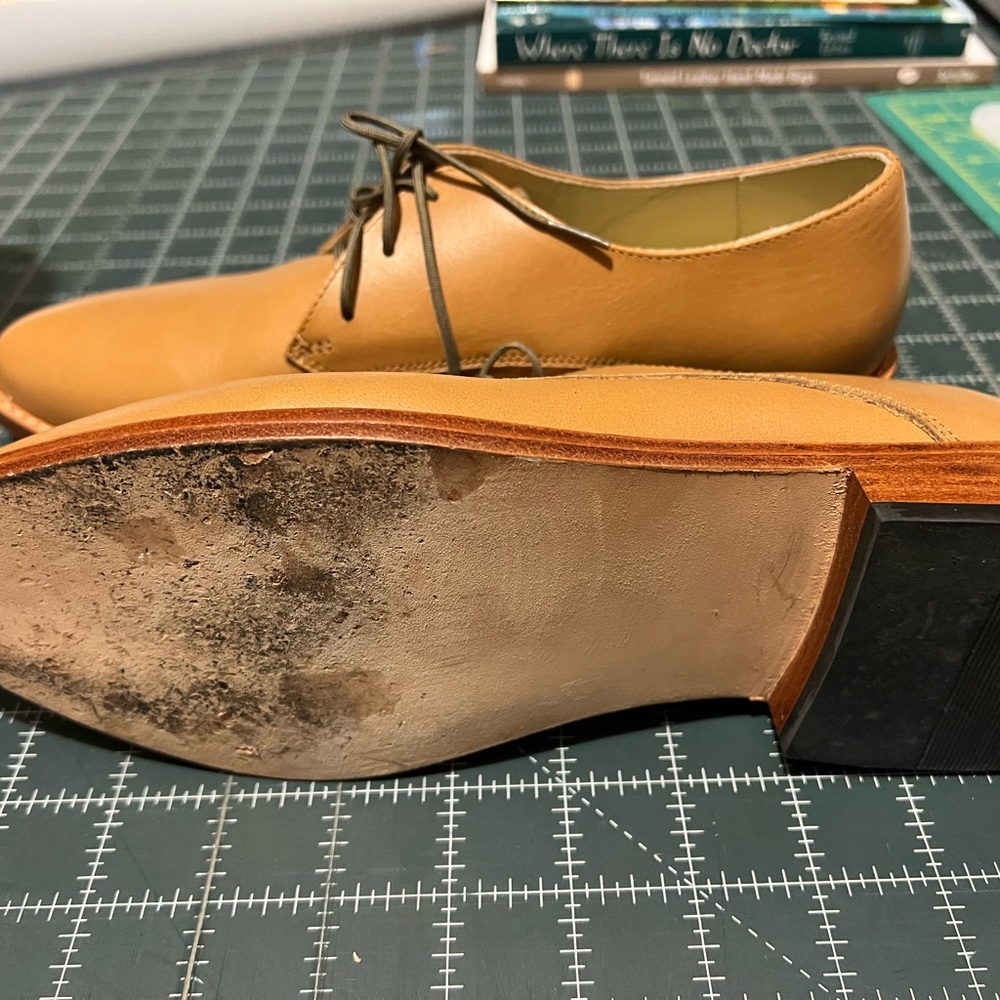 No solo James Oxford in Almond Color Size 9 - Like New - Real Leather